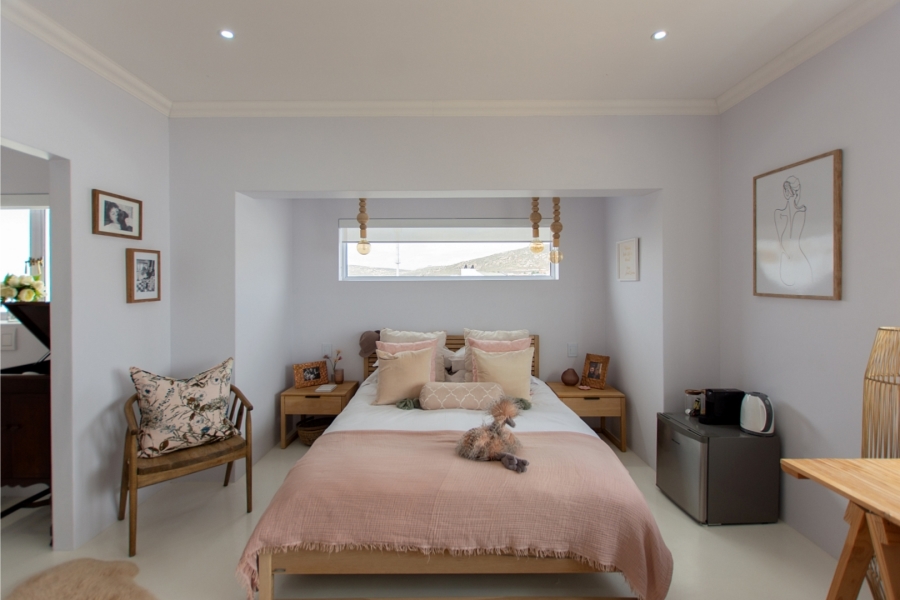 4 Bedroom Property for Sale in Sandy Point Western Cape